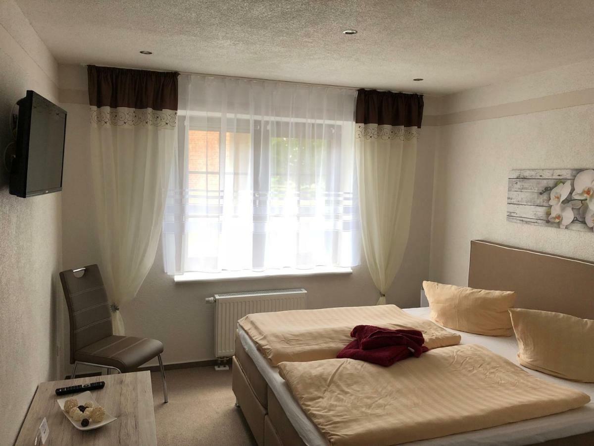 Pension & Gasthof Storchennest Gross Quassow Dış mekan fotoğraf